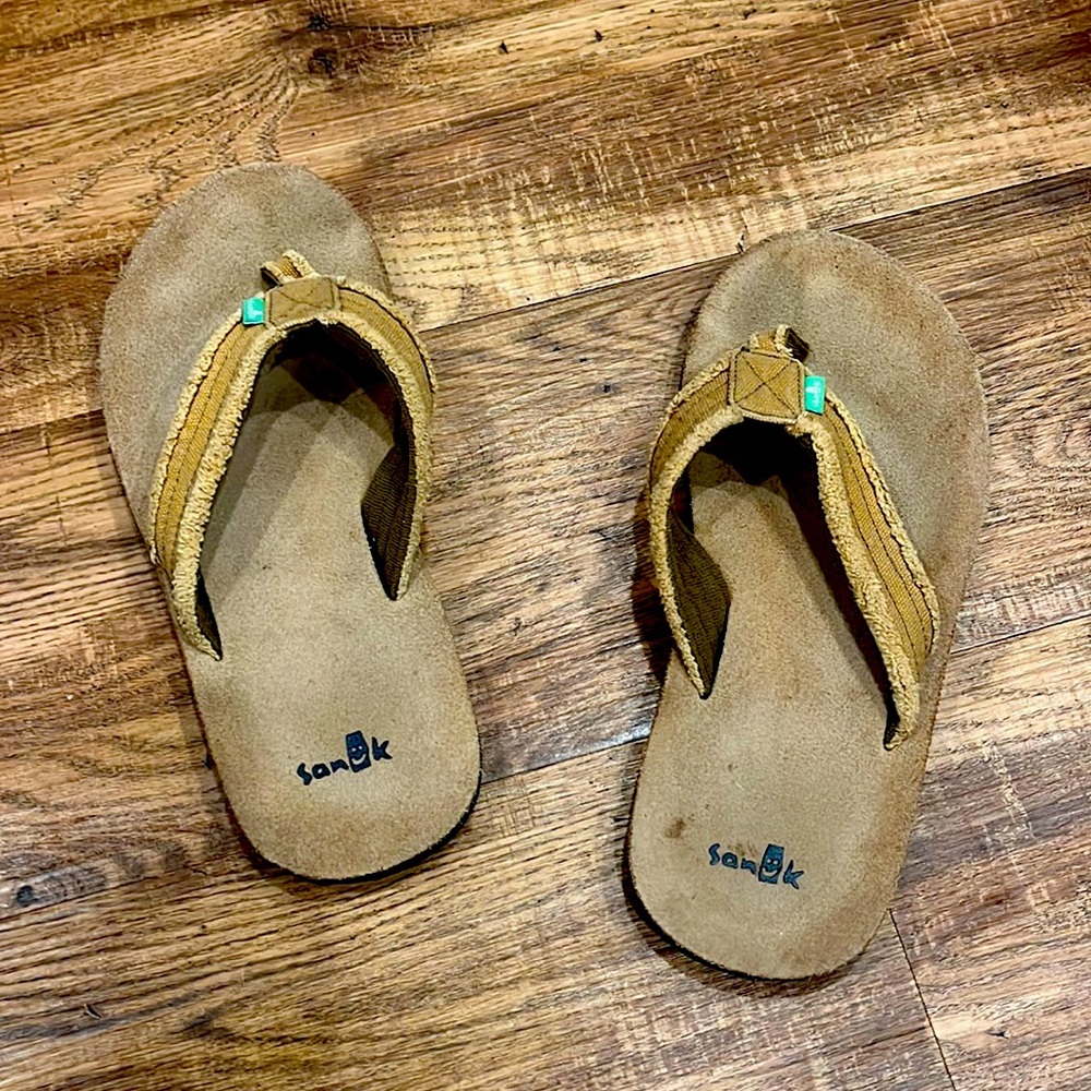 Sanuk flip flops